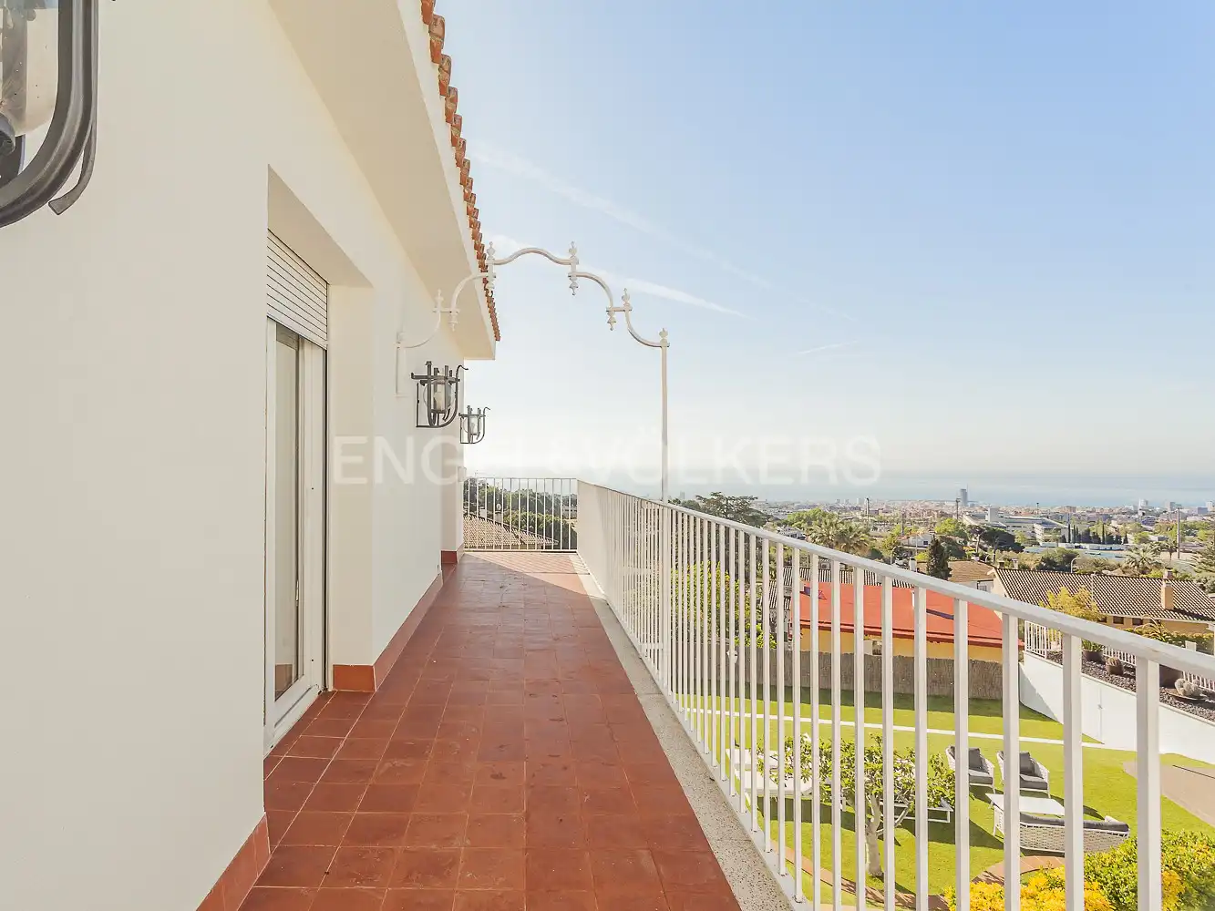 Vista exterior de Casa o xalet en venda en Mataró amb Aire condicionat, Calefacció i Jardí privat