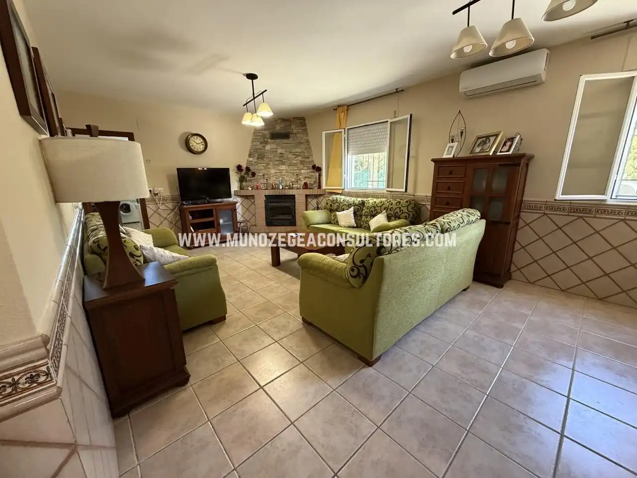 Living room of Houses for sale in Lucena  with Air Conditioner, Private garden and Terrace