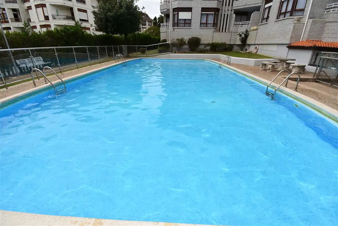 Schwimmbecken von Erdgeschoss zur Miete in Noja mit Terrasse, Möbliert und Gemeinschaftspool