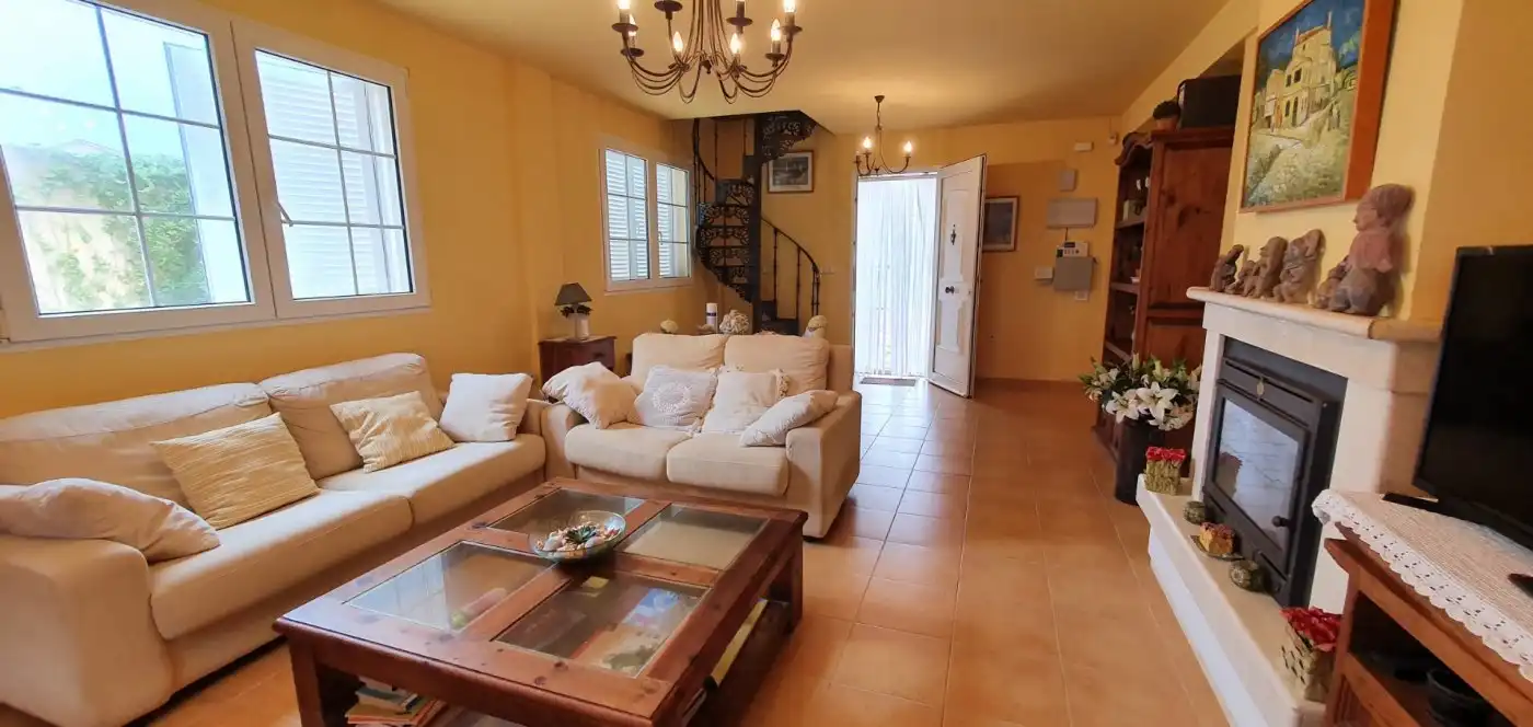Sala d'estar de Casa o xalet en venda en Cullera amb Aire condicionat, Calefacció i Jardí privat
