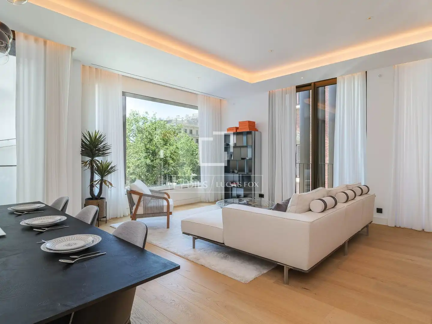 Außenansicht von Wohnung zum Verkauf in Barcelona mit Klimaanlage, Heizung und Parkett