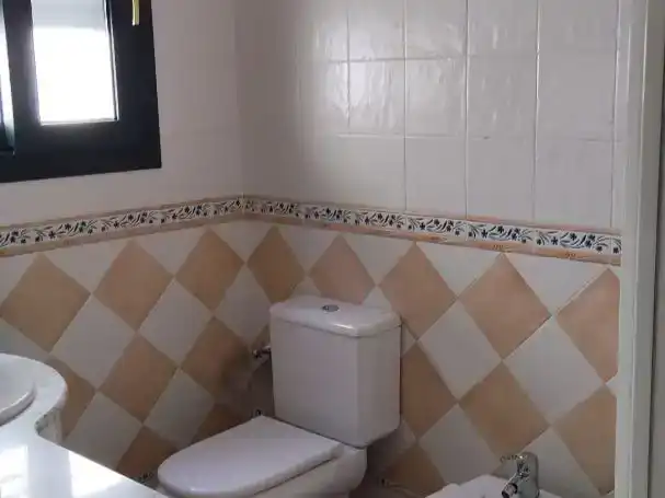 Baño de Piso en venta en Islantilla con Aire acondicionado, Jardín privado y Piscina