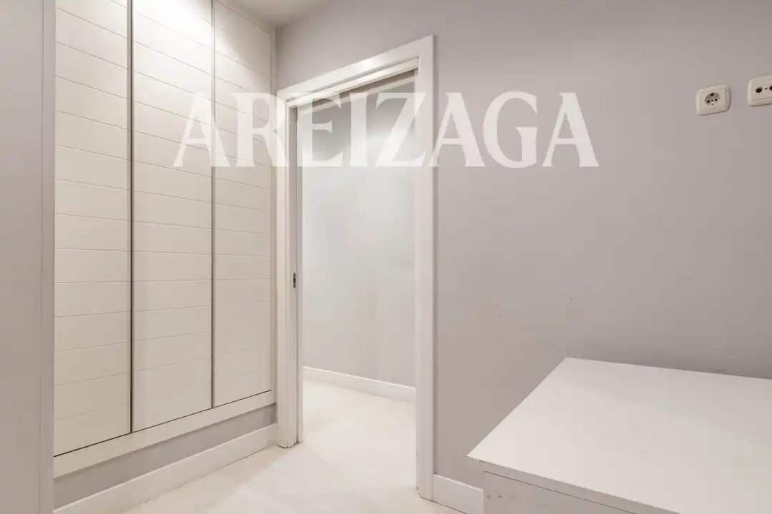 Habitación de Piso en venta en Donostia - San Sebastián  con Calefacción