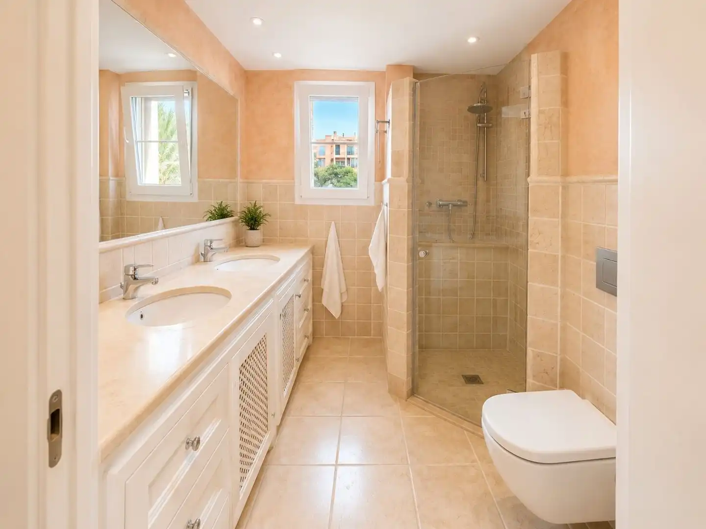 Baño de Apartamento en venta en Calvià con Aire acondicionado, Calefacción y Terraza