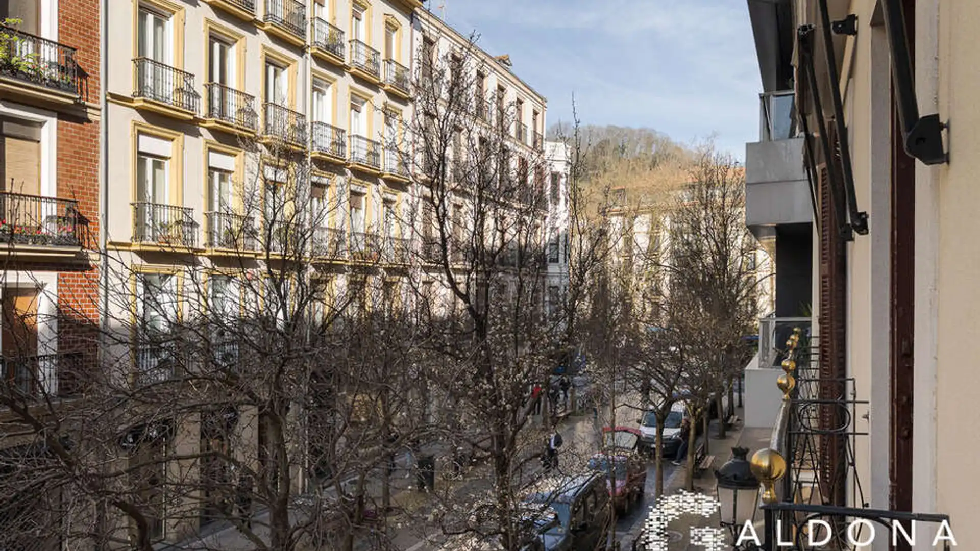 Vista exterior de Piso en venta en Donostia - San Sebastián  con Calefacción, Trastero y Balcón
