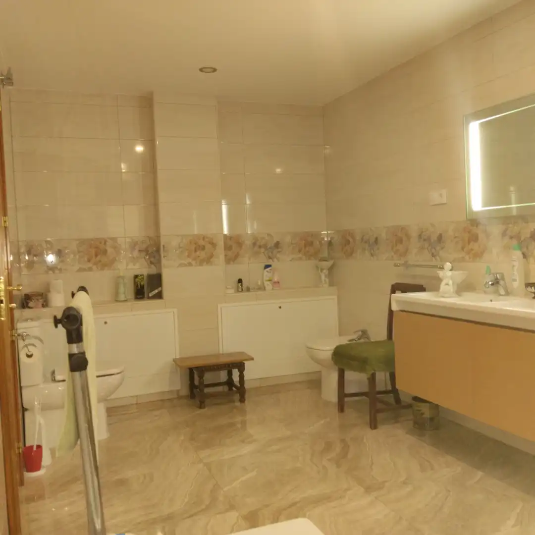 Bany de Casa o xalet en venda en El Escorial amb Calefacció, Jardí privat i Parquet