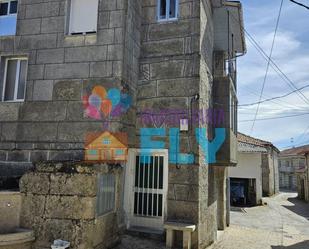 Vista exterior de Casa o xalet en venda en Sarreaus amb Calefacció