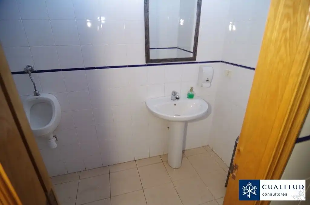 Bathroom of Industrial buildings for rent in Onda