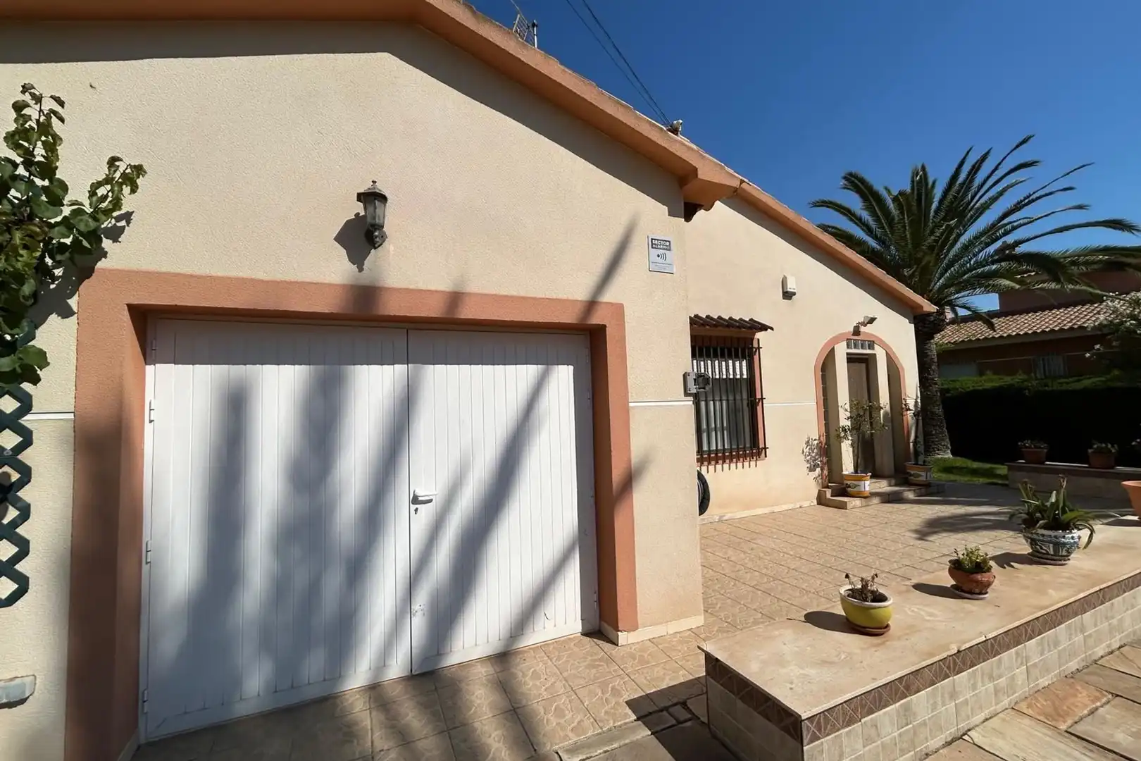 Vista exterior de Casa o xalet en venda en Orihuela