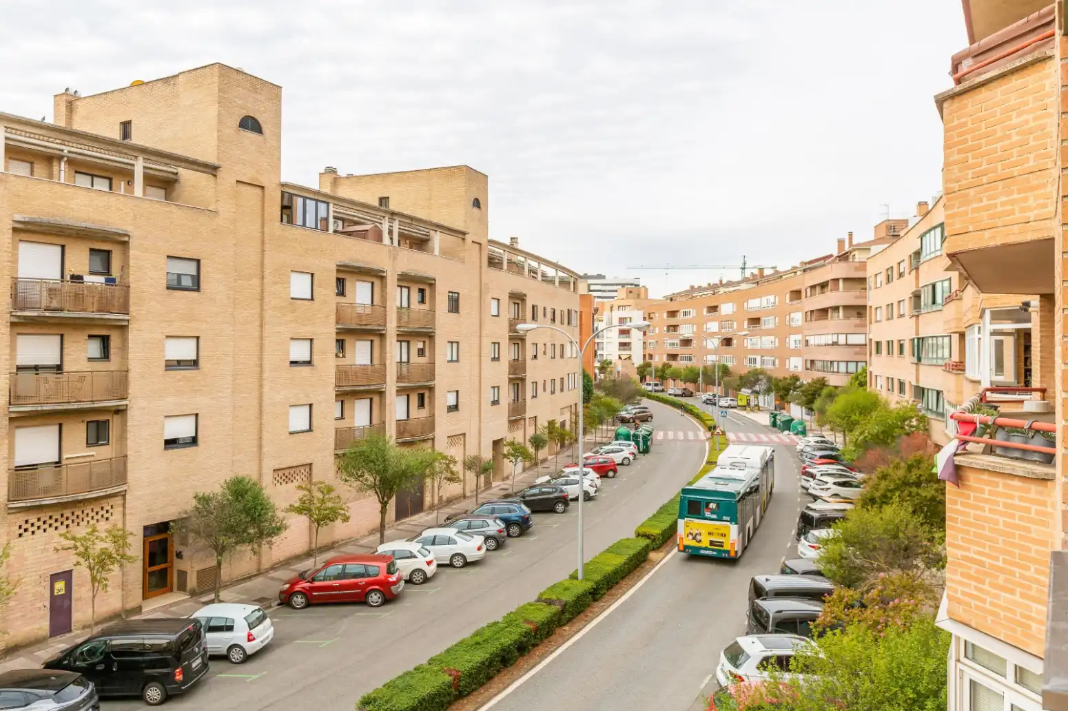 Vista exterior de Pis en venda en Barañáin / Barañain amb Calefacció, Jardí privat i Parquet