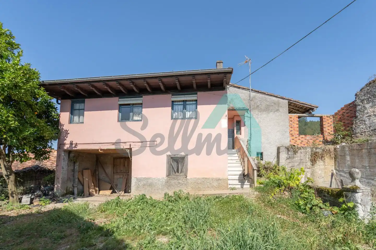 Exterior view of Houses for sale in Parres  with Heating, Private garden and Storage room