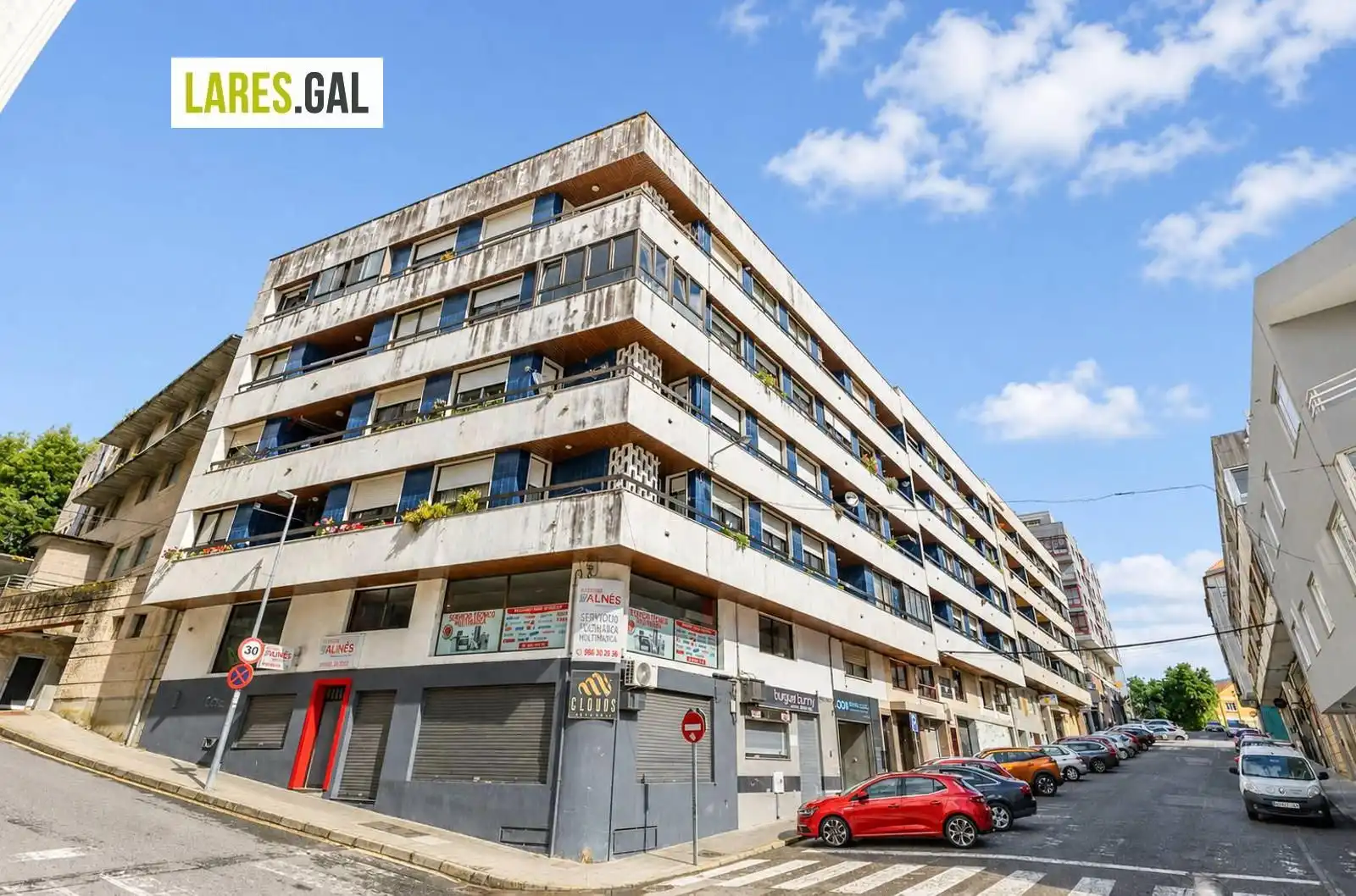 Vista exterior de Piso en venta en Cangas  con Calefacción, Parquet y Terraza