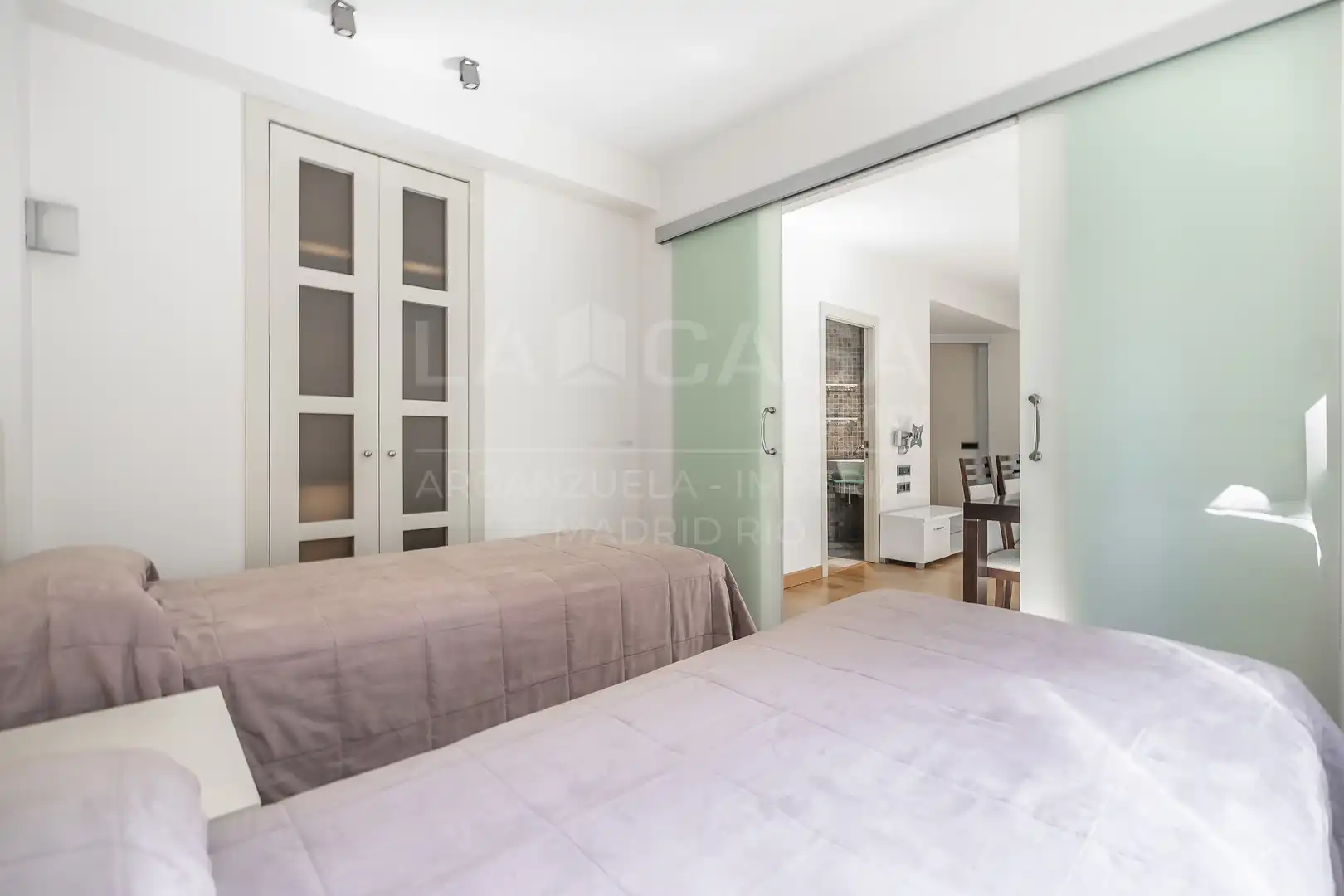 Habitación de Piso en venta en Madrid con Calefacción