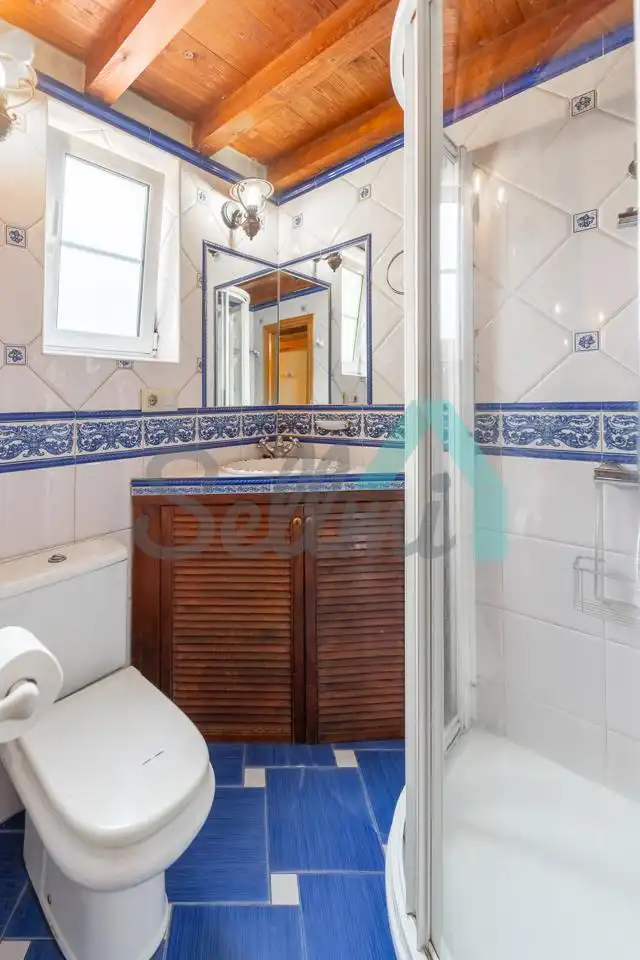 Badezimmer von Maisonette zum Verkauf in Valdés - Luarca mit Heizung und Parkett