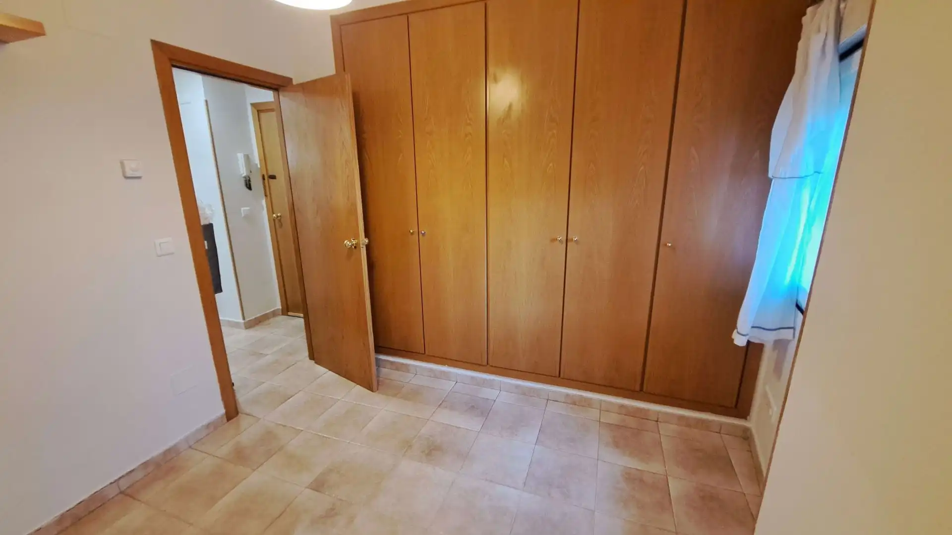 Habitación de Piso de alquiler en Zaragoza con Aire acondicionado, Calefacción y Trastero