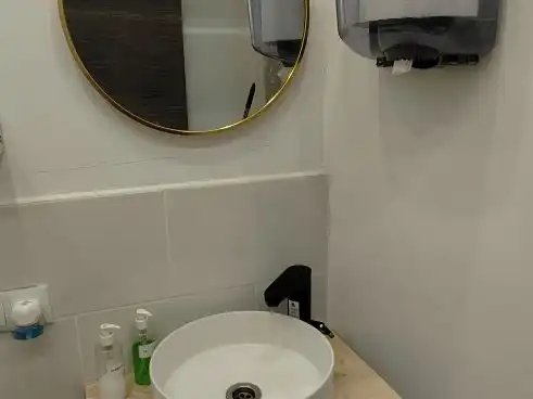 Baño de Oficina en traspaso en Valencia con Aire acondicionado, Amueblado y Internet