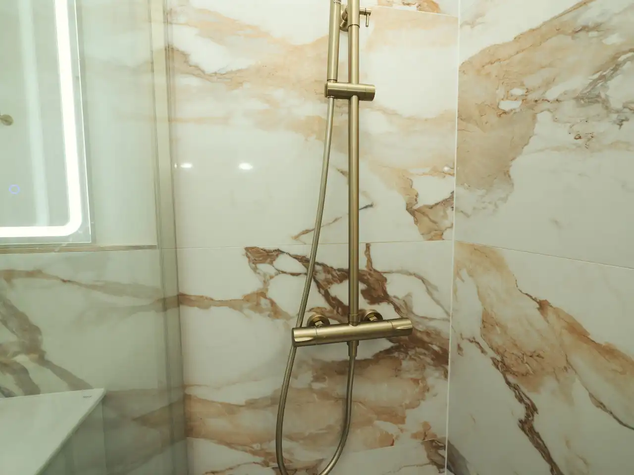 Badezimmer von Wohnungen zum Verkauf in Torrevieja mit Klimaanlage, Heizung und Terrasse