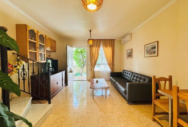 Foto 1 de Casa o chalet en venta en Calle Avellaneda, Aguas Nuevas, Alicante
