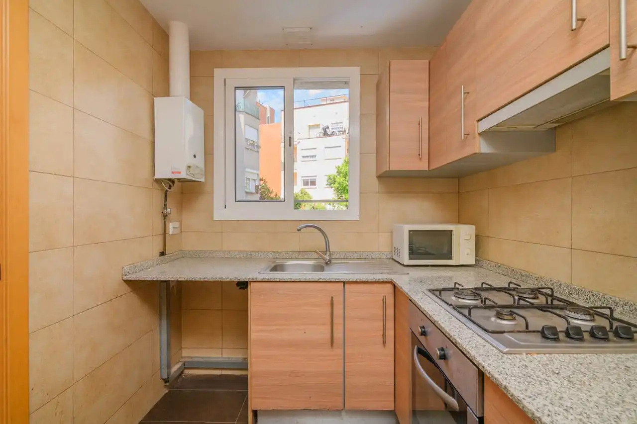 Cuina de Pis en venda en Barcelona amb Parquet, Terrassa i Traster
