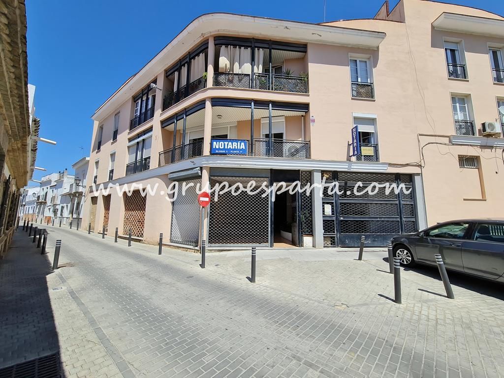 Local en venda a Calle Juan Carlos I, Sanlúcar la Mayor