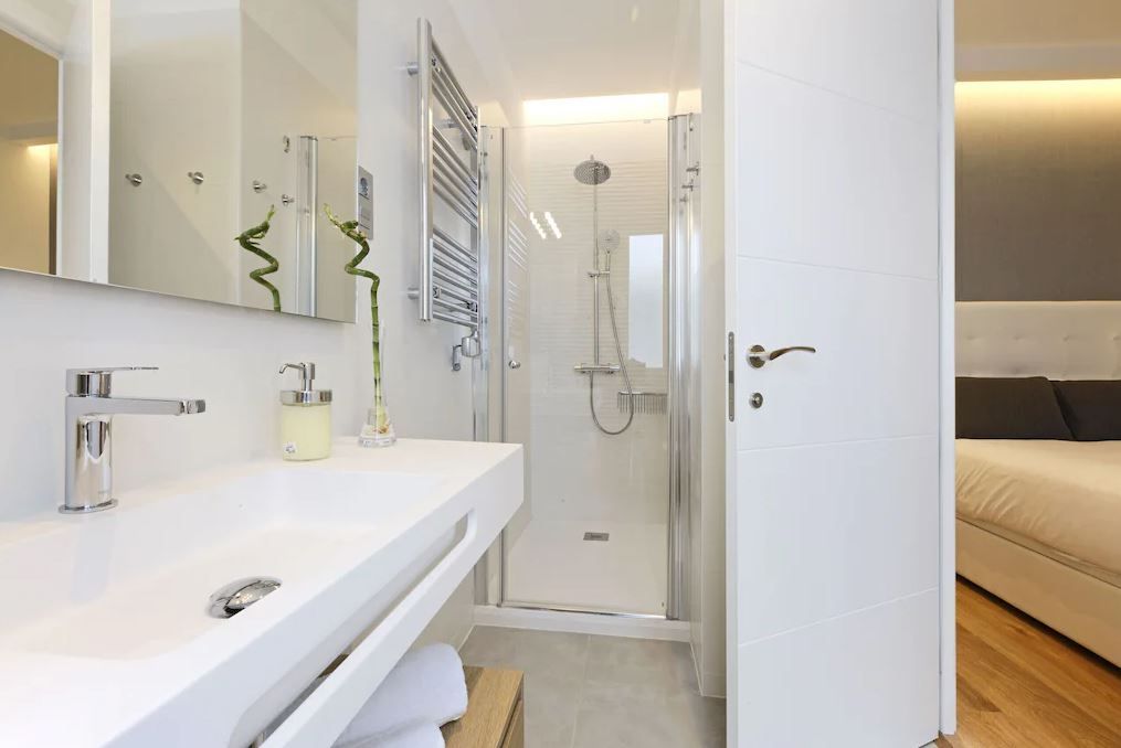 Bathroom of Flat to rent in  Lleida Capital  with Air Conditioner, Furnished and TV