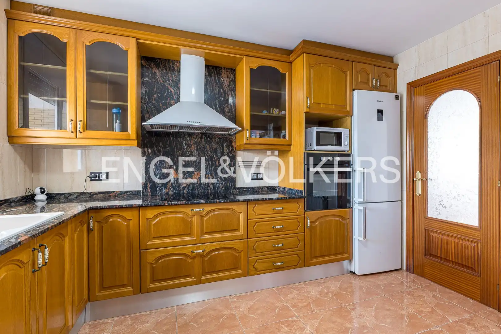 Cuina de Casa o xalet en venda en Sant Cugat Sesgarrigues amb Aire condicionat i Calefacció