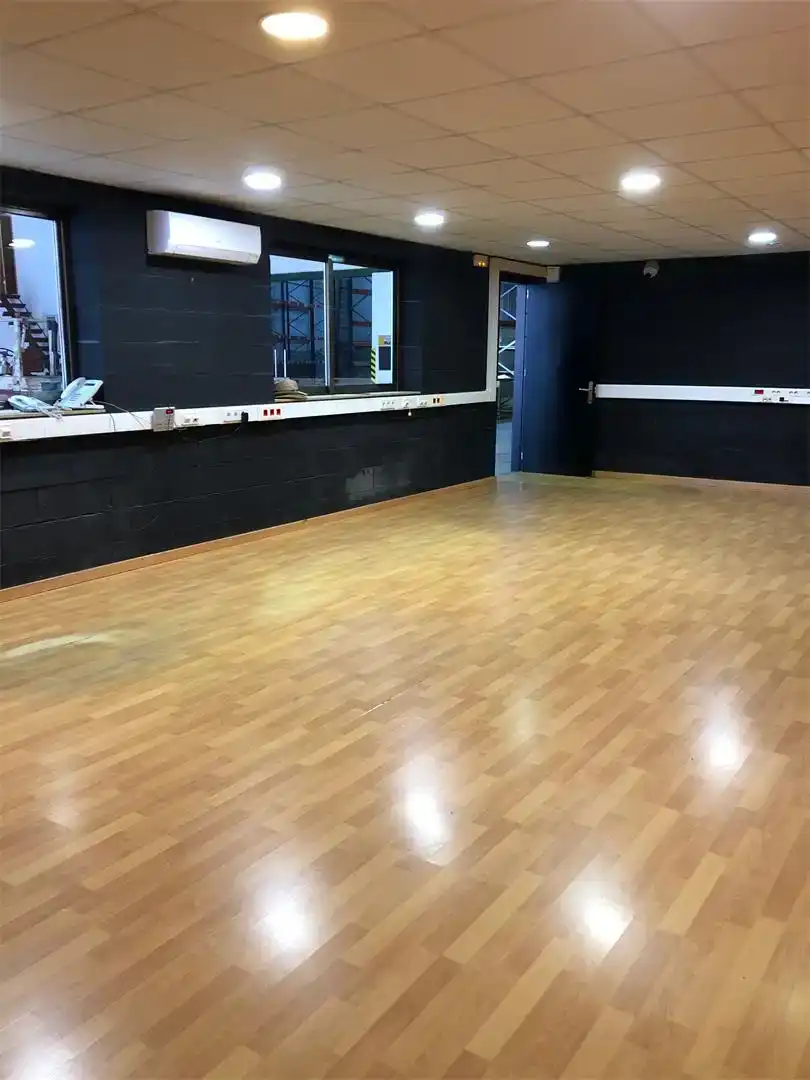 Fabrikhallen zur Miete in Manresa