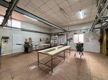 Nave industrial con ascensor en venta en Calle Alrededores de Totana S/N