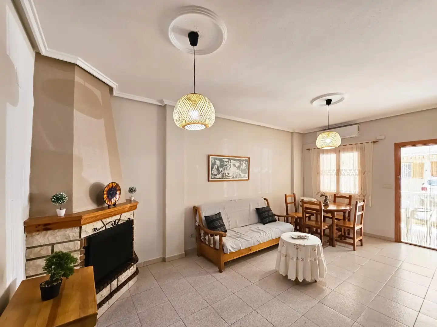 Sala d'estar de Casa o xalet en venda en Santa Pola amb Calefacció, Jardí privat i Terrassa