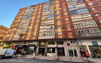 Exterior view of Flat for sale in Valladolid Capital  with Heating and Parquet flooring