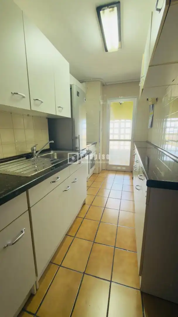 Flat for sale in de Felipe de Diego, Palomeras Bajas