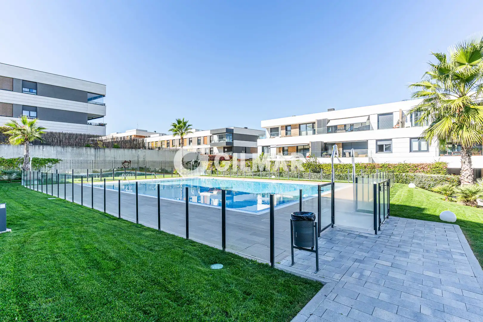 Schwimmbecken von Wohnung zum Verkauf in Las Rozas de Madrid mit Heizung, Privatgarten und Abstellraum