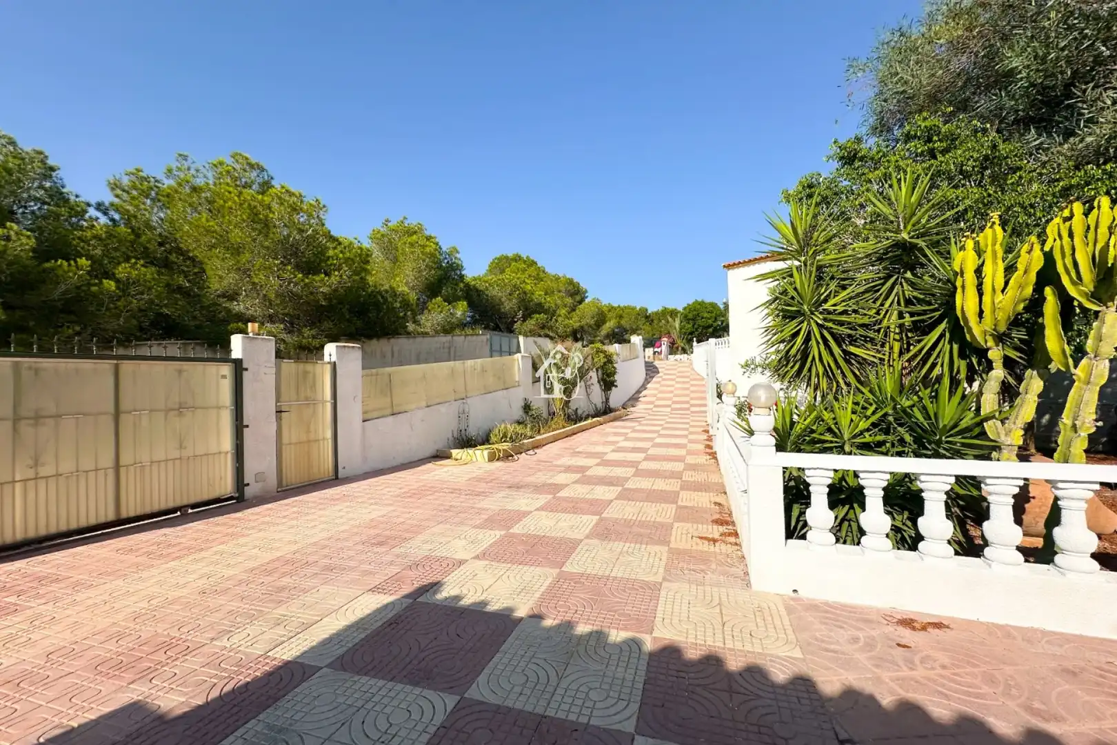 Außenansicht von Country house zur Miete in Pilar de la Horadada mit Privatgarten, Terrasse und Abstellraum