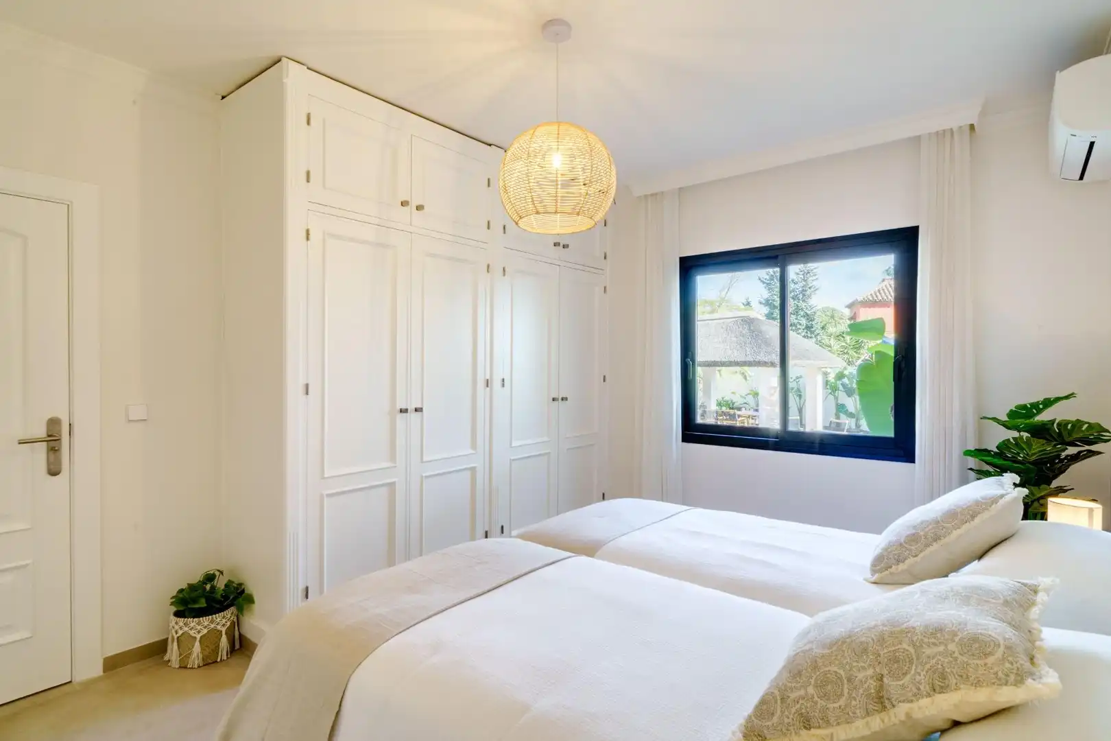 Habitación de Casa o chalet en venta en Marbella con Aire acondicionado, Jardín privado y Terraza