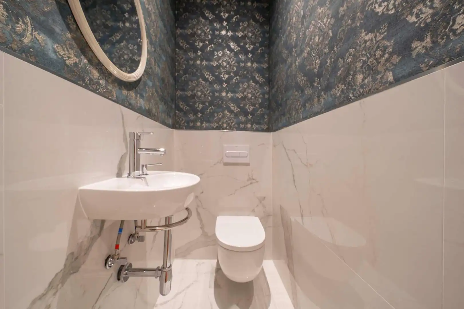 Bathroom of Flat for rent in Madrid  with Air Conditioner, Heating and Balcony