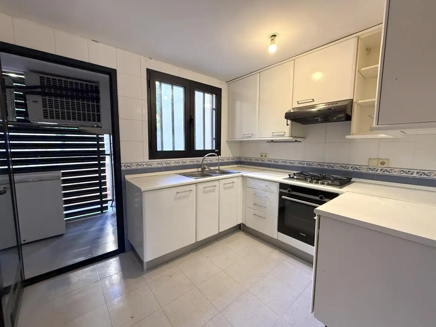 Küche von Haus zum Verkauf in  Palma de Mallorca mit Klimaanlage, Heizung und Privatgarten