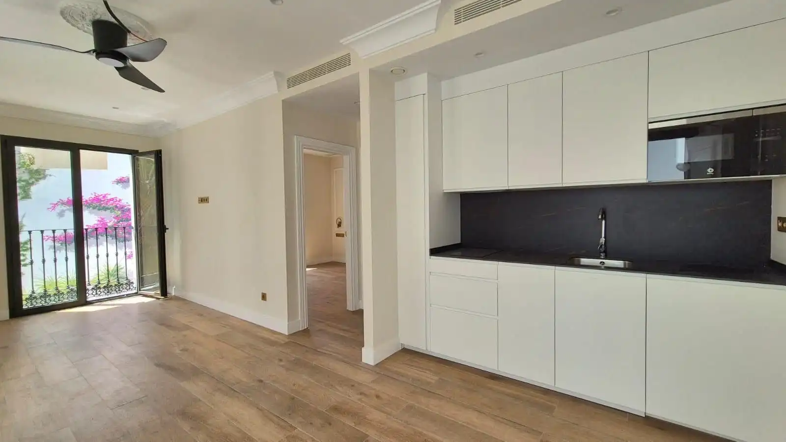 Inmuebles singulares con ascensor en venta en Estepona Pueblo, imagen 4
