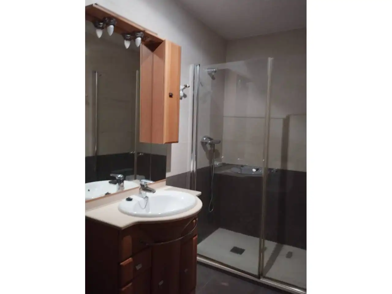 Badezimmer von Wohnung zur Miete in Toledo mit Klimaanlage, Heizung und Abstellraum