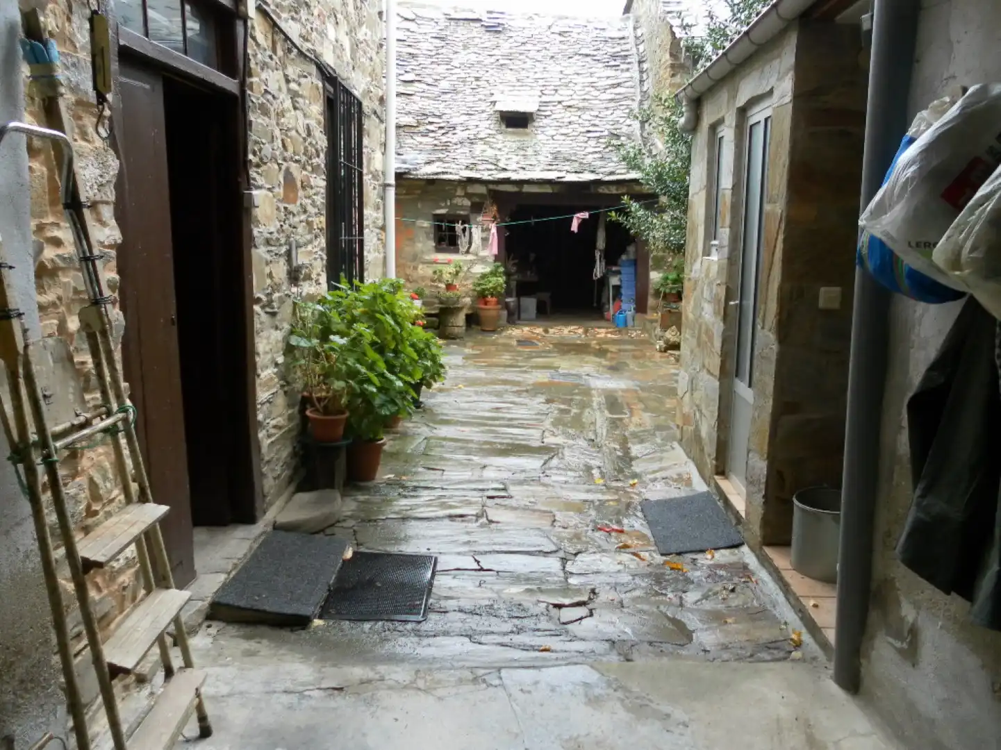 Exterior view of Detached homes for sale in Santa Colomba de Somoza  with Heating and Furnished