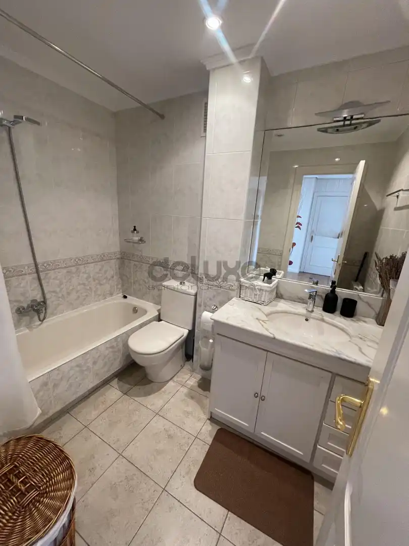 Bathroom of Flat for rent in Santander  with Heating and Furnished