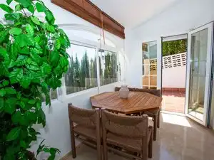 Menjador de Casa o xalet de lloguer en Almuñécar amb Aire condicionat, Jardí privat i Terrassa