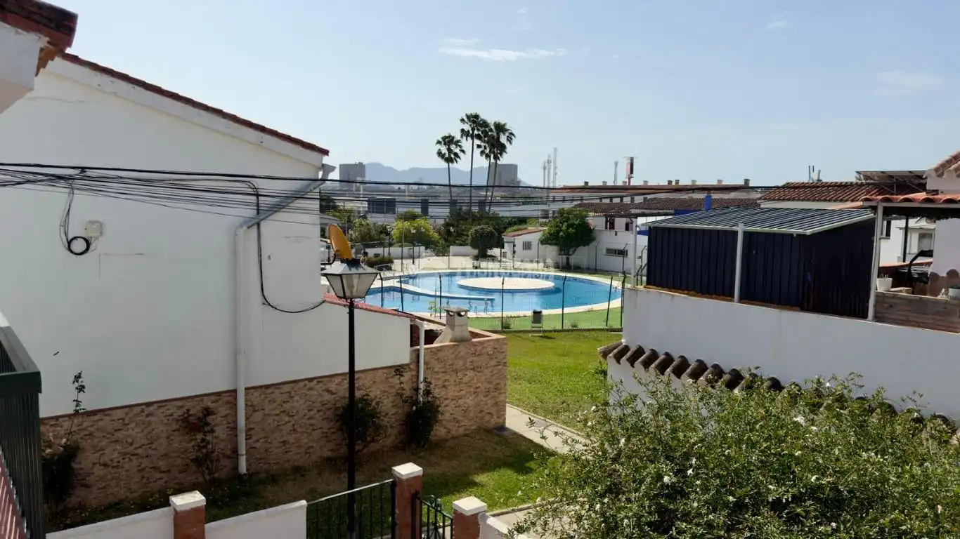 Piscina de Pis en venda en Los Barrios amb Aire condicionat i Calefacció