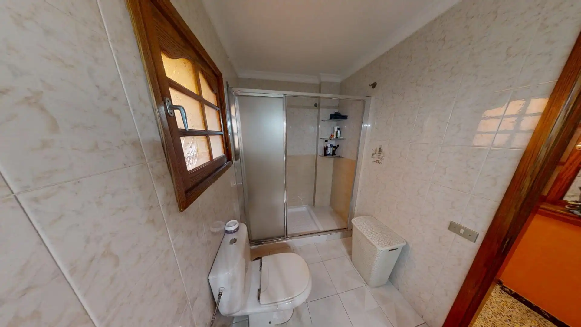 Bathroom of Houses for sale in Telde  with Air Conditioner, Heating and Storage room