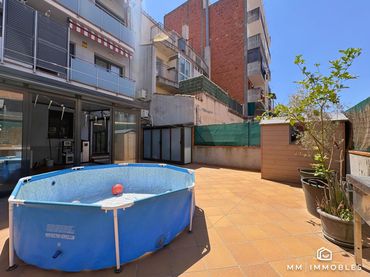 Rez-de-chaussée avec ascenseur à vendre à RIBES