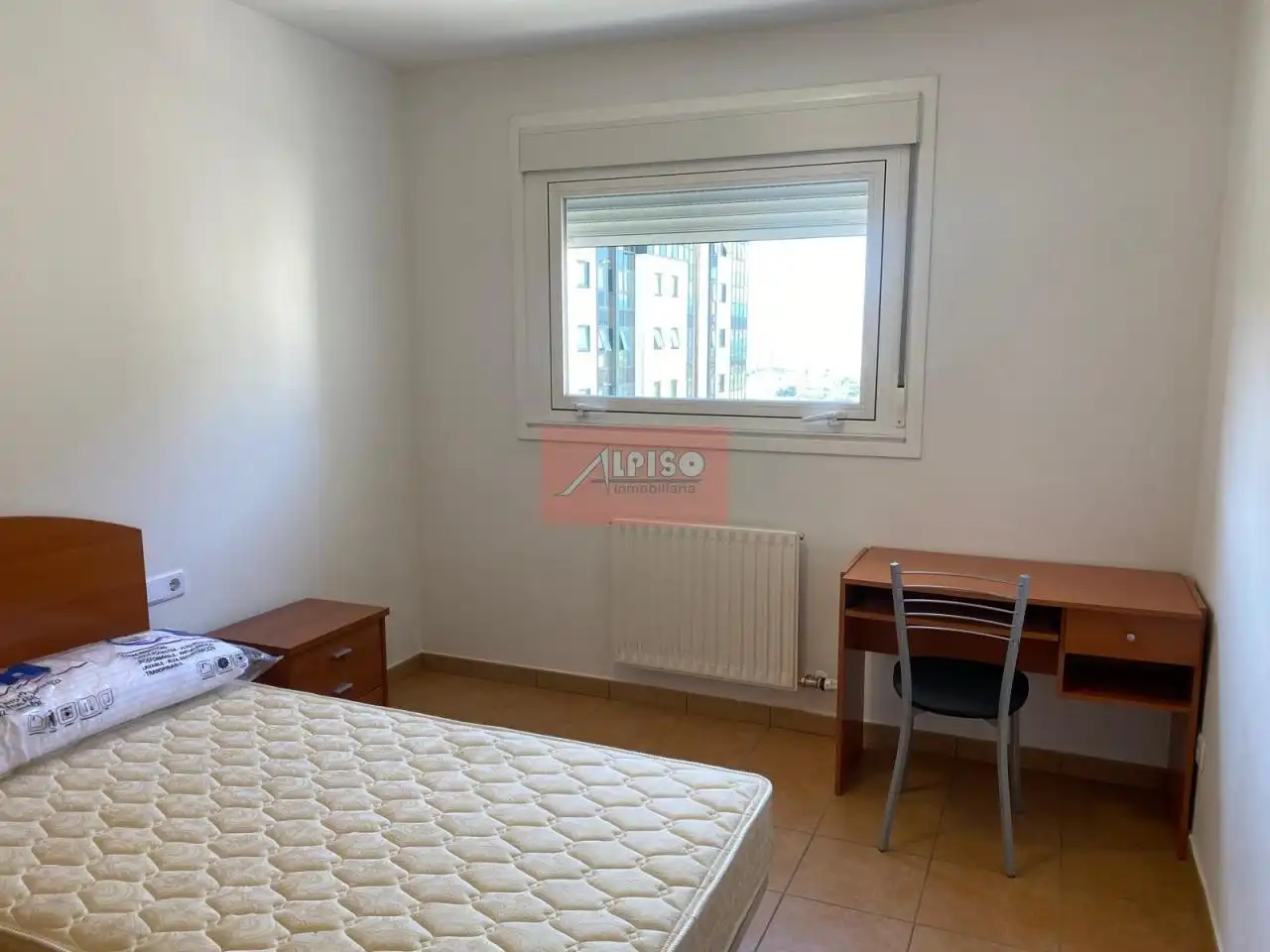Habitación de Piso de alquiler en Ourense Capital  con Calefacción y Amueblado