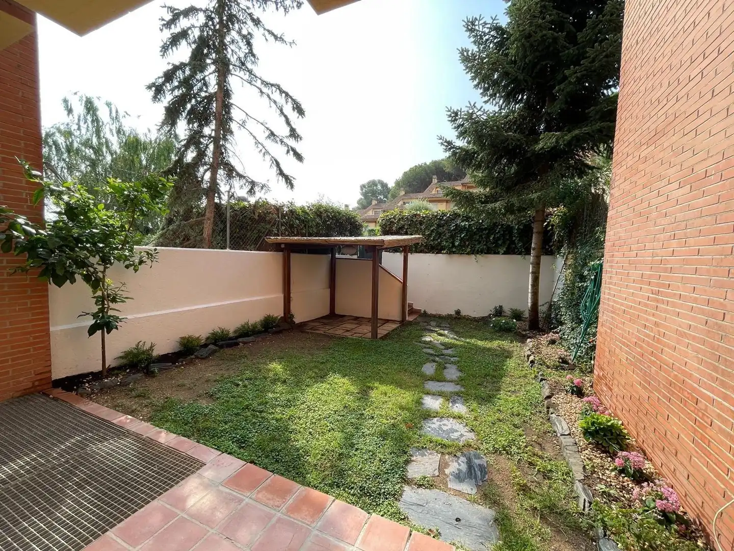 Garten von Einfamilien-Reihenhaus zur Miete in Sant Andreu de Llavaneres mit Klimaanlage, Privatgarten und Balkon