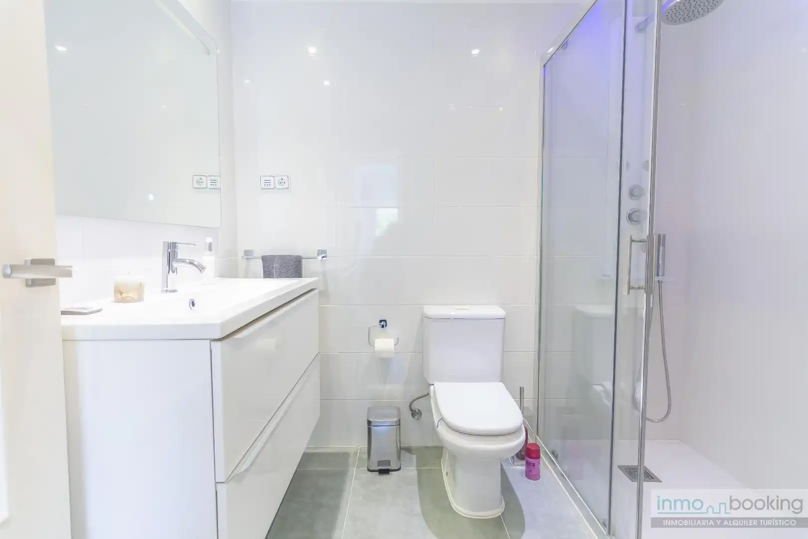 Badezimmer von Erdgeschoss zum Verkauf in Salou mit Terrasse