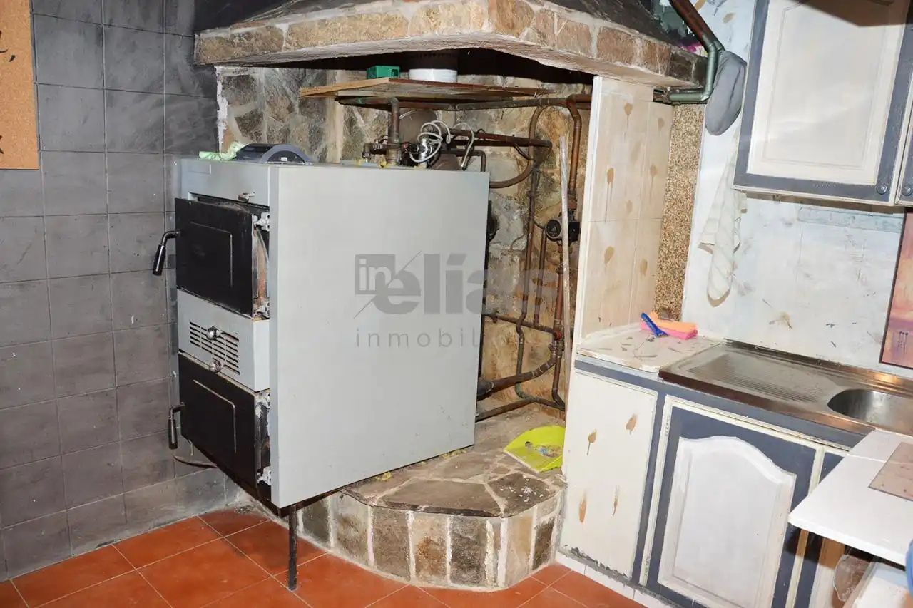 Kitchen of Houses for sale in Cabana de Bergantiños  with Heating and Private garden