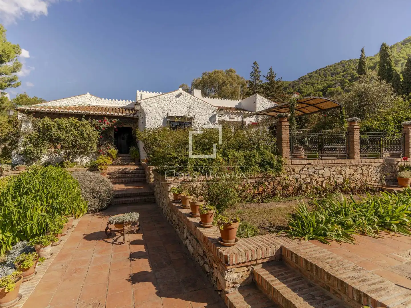 Jardí de Finca rústica en venda en Motril amb Aire condicionat, Calefacció i Jardí privat