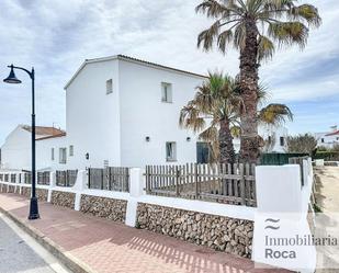 Vista exterior de Casa o xalet en venda en Es Mercadal amb Aire condicionat, Calefacció i Jardí privat